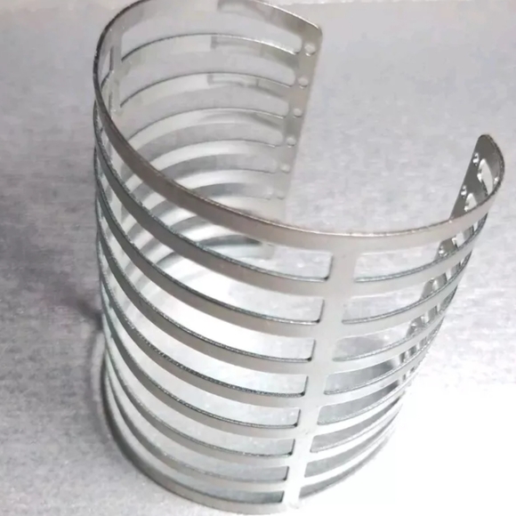 Newly Retired Sundance "FENCES" Stainless Steel Bracelet $6 - Picture 3 of 4